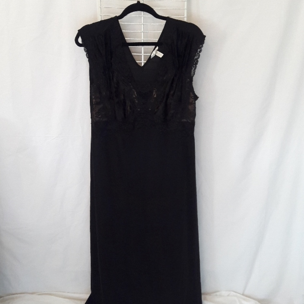 Soma long black nightgown